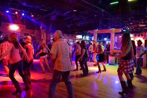 gilley's dancing las vegas.